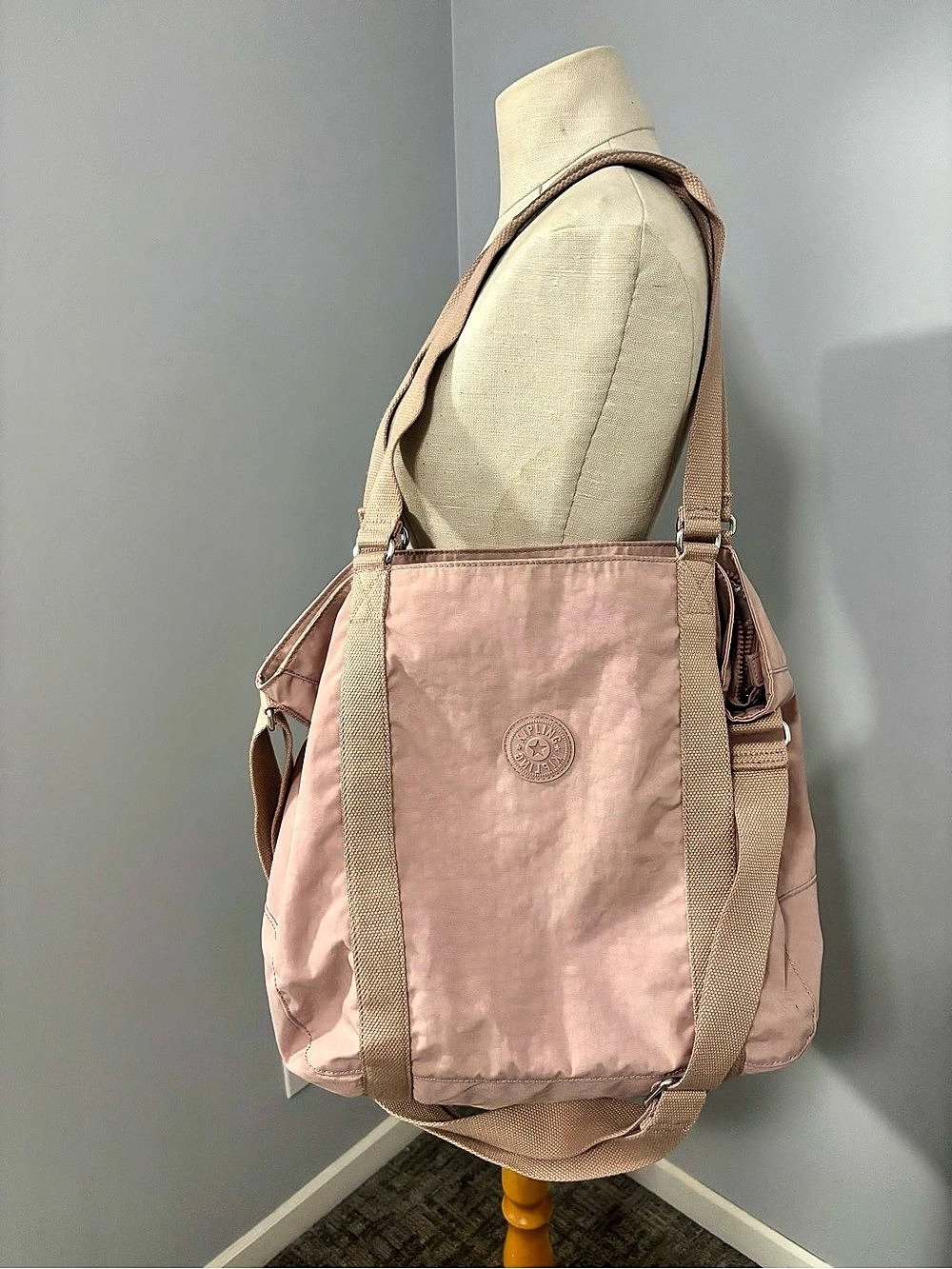 Kipling Shoulder Bag in Pink